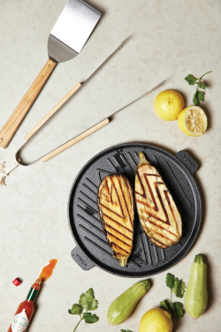 Logotrade Werbegeschenke das Foto: VINGA Paso Grillzange