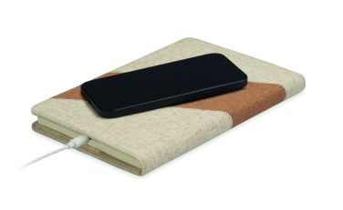 Logotrade werbemittel das Foto: A5-Notizbuch mit 15W-Ladegerät