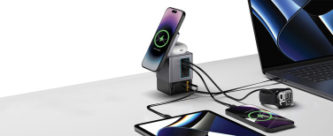 Logotrade Werbegeschenke das Foto: Urban Vitamin Sacramento 105W GaN Charger mit einz. Kabeln