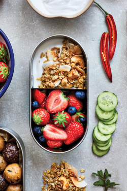 Logotrade werbemittel das Foto: Black+Blum Stainless Steel Double Bento Box