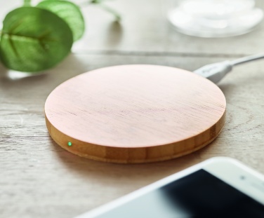 Logo trade promotional gift photo of: Wireless charger bamboo 10W RUNDO +