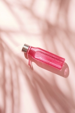 Logotrade firmakingi foto: VINGA Lean tritaanist veepudel