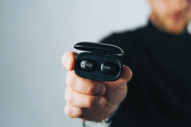 Logotrade firmakingituse foto: Urban Vitamin Palm Springsi RCS rplastist ENC kõrvaklapid