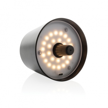 Logotrade ärikingi foto: BottleGlow RCS taaskasutatud plastpudeli lamp