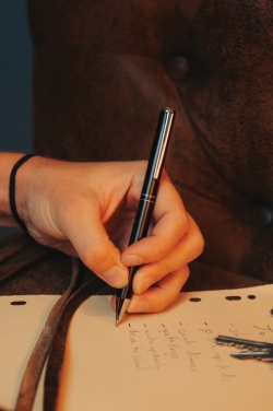 Logo trade ärikingituse pilt: SP Tula RCS sertifitseeritud taaskasutatud PU võtmehoidja ja pliiatsikomplekt