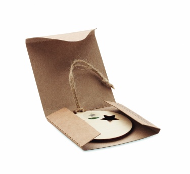 Logotrade ärikingituse foto: Puidust jõulukuulike kuuseseemnetega