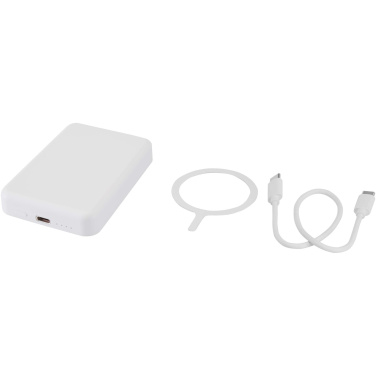 Logotrade verslo dovanos nuotrauka: „Acrab“ 5000 mAh 15 W magnetinė belaidė išorinė baterija su 20 W PD – pagaminta iš perdirbto plastiko