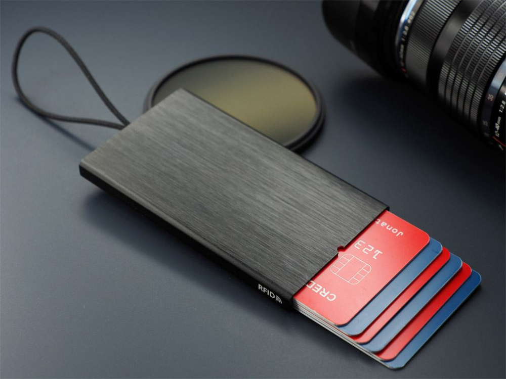 Logotrade reklamprodukter bild: RFID-kredit- och visitkortshållare 126615500