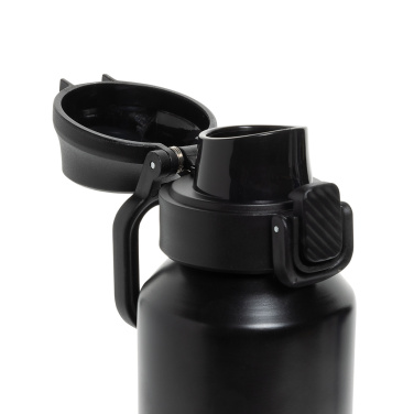 Logotrade reklamprodukter bild: Via RCS Re-steel låsbar sportflaska 600ML