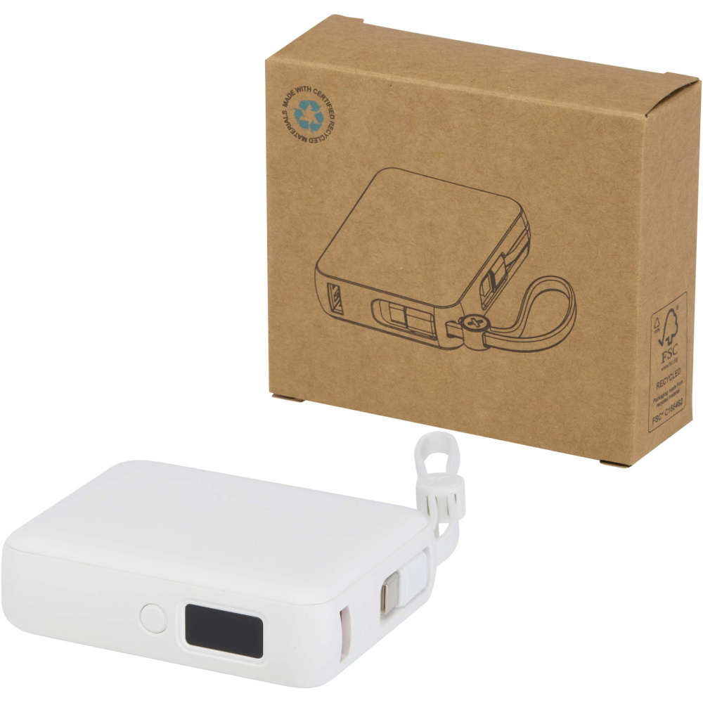 Logotrade kampanjprodukter bild: Acrux 10 000 mAh 35 W powerbank för surfplattor med inbyggd Type-C-kabel – tillverkad av återvunnen plast